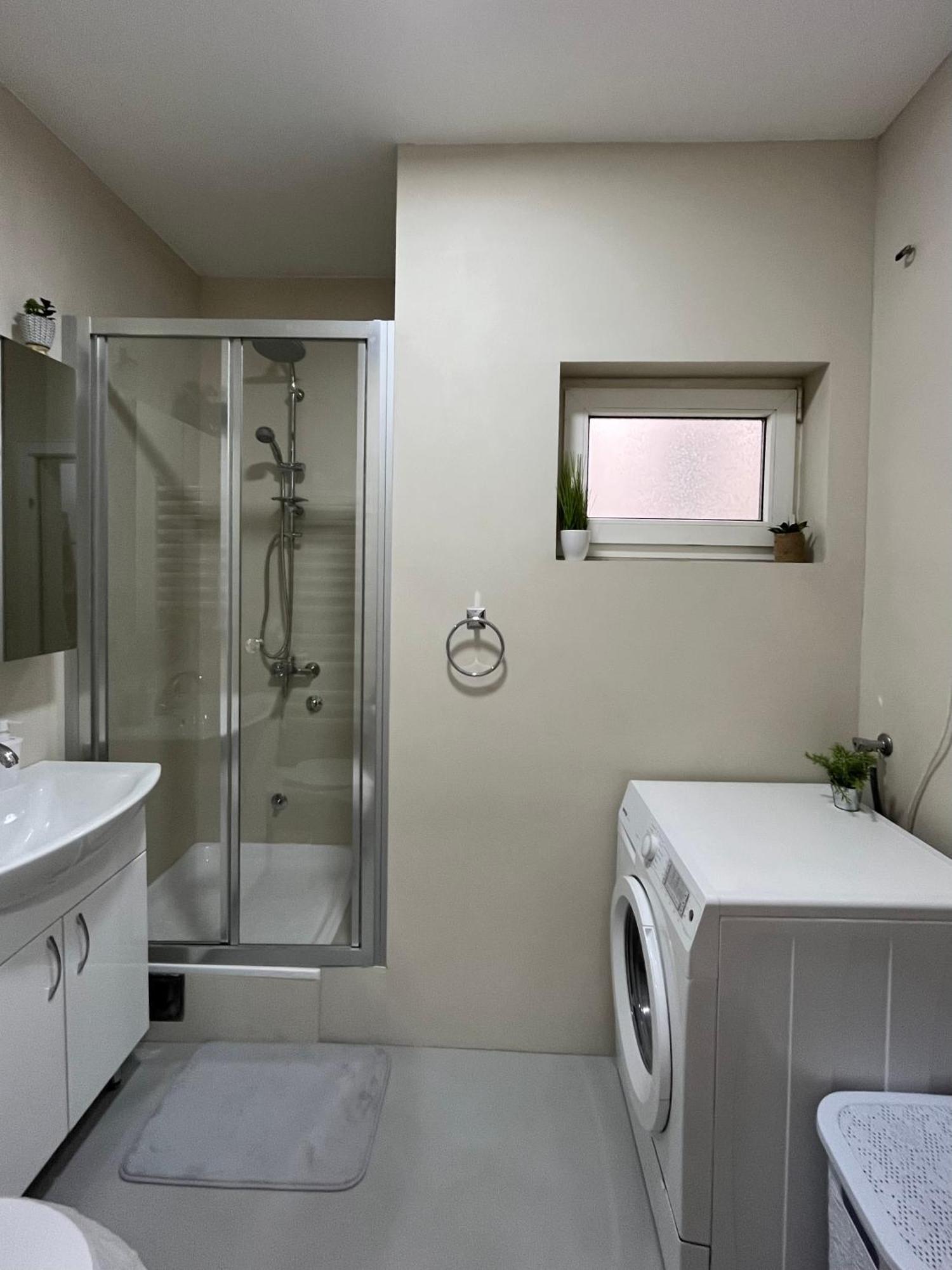 Apartment Vera With Free Garage Novi Sad Ngoại thất bức ảnh